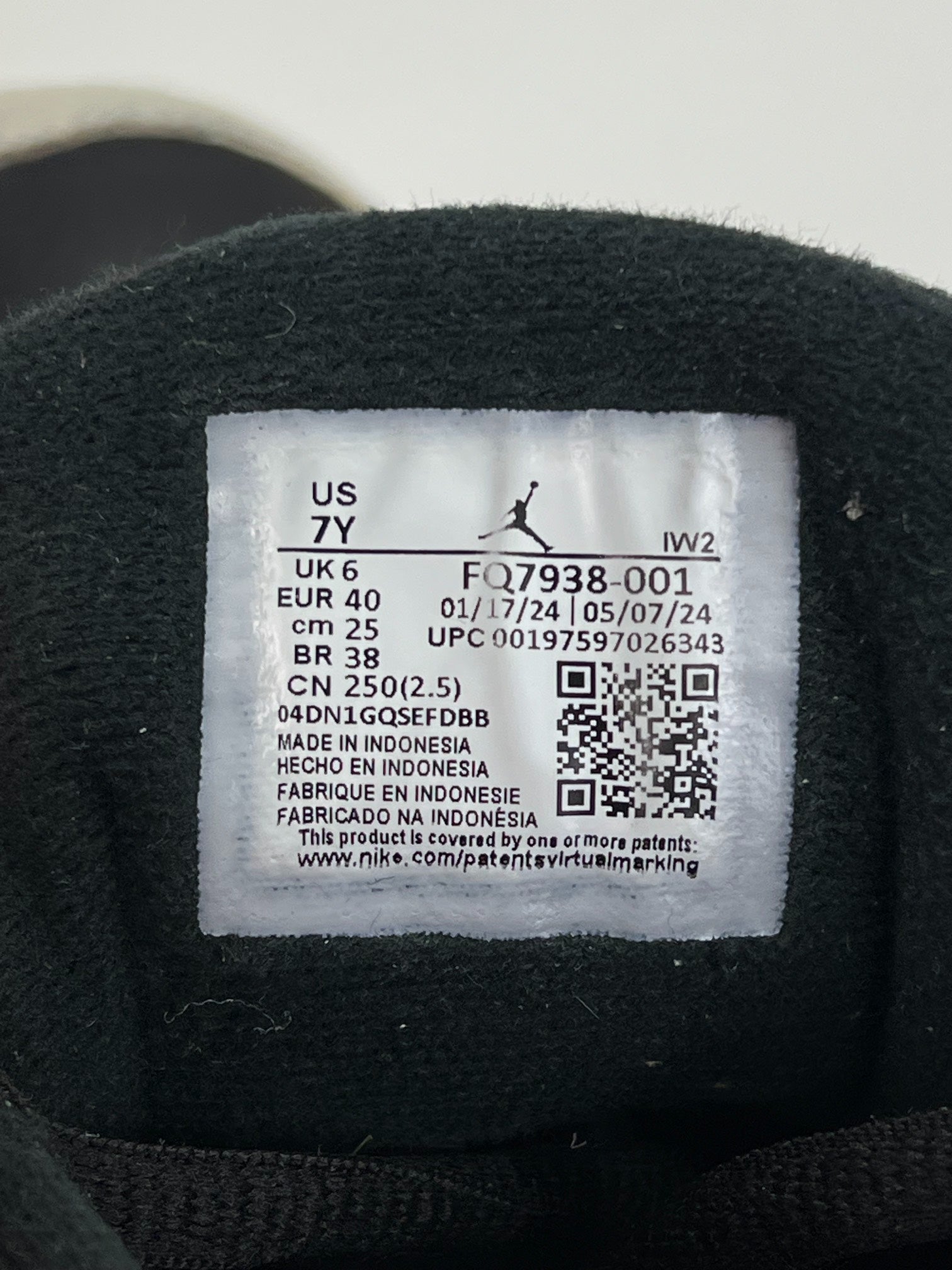 Nike Air Jordan 4 RM (40) - sneakilystore