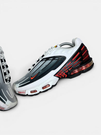 Nike Air Max Plus 3 Team Orange — buty sportowe męskie w bardzo dobrym stanie rozmiar 43, widok z góry na wewnętrzną stronę butów