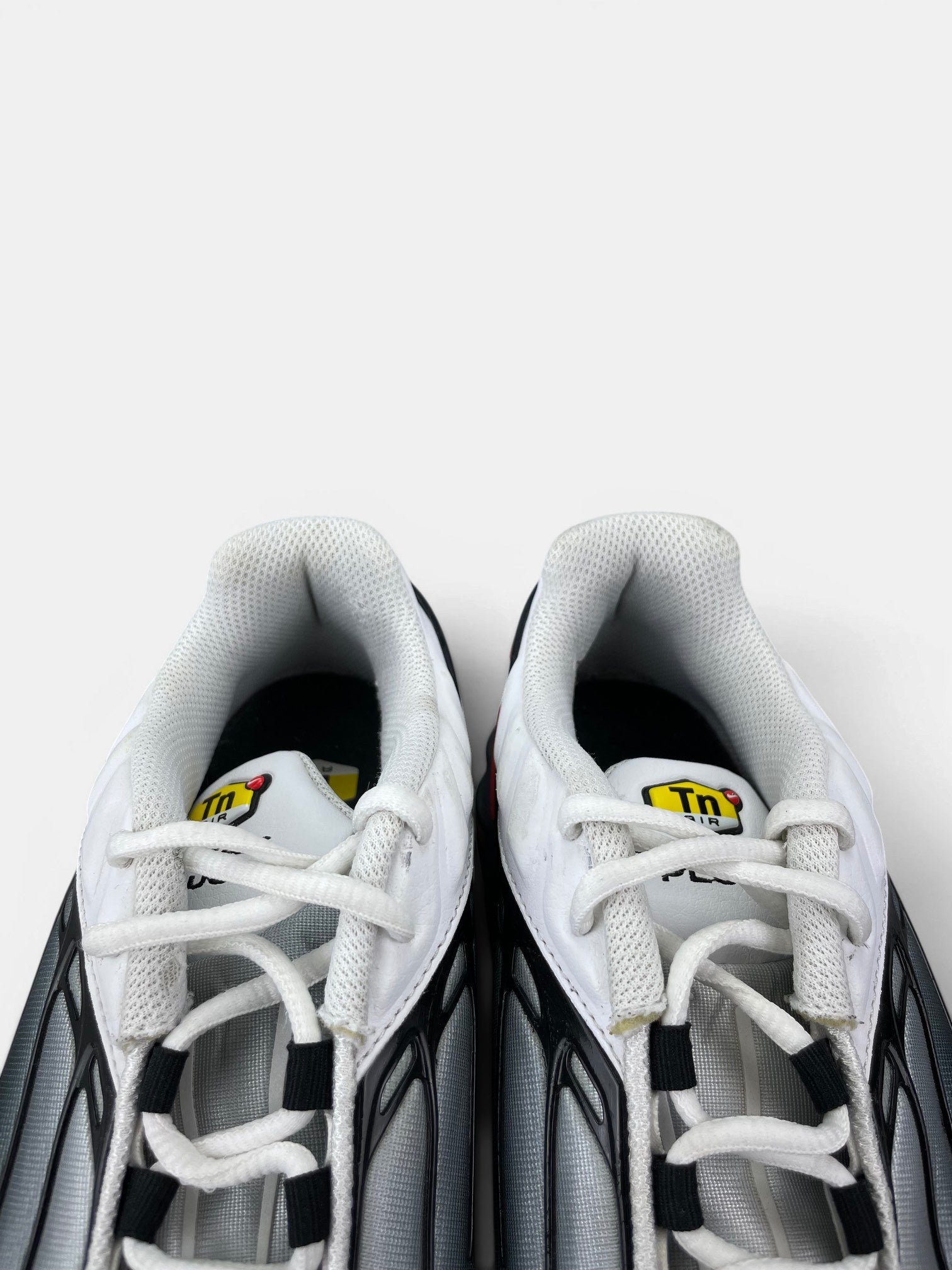 Nike Air Max Plus 3 Team Orange — buty sportowe męskie w bardzo dobrym stanie rozmiar 43, zapiętki butów