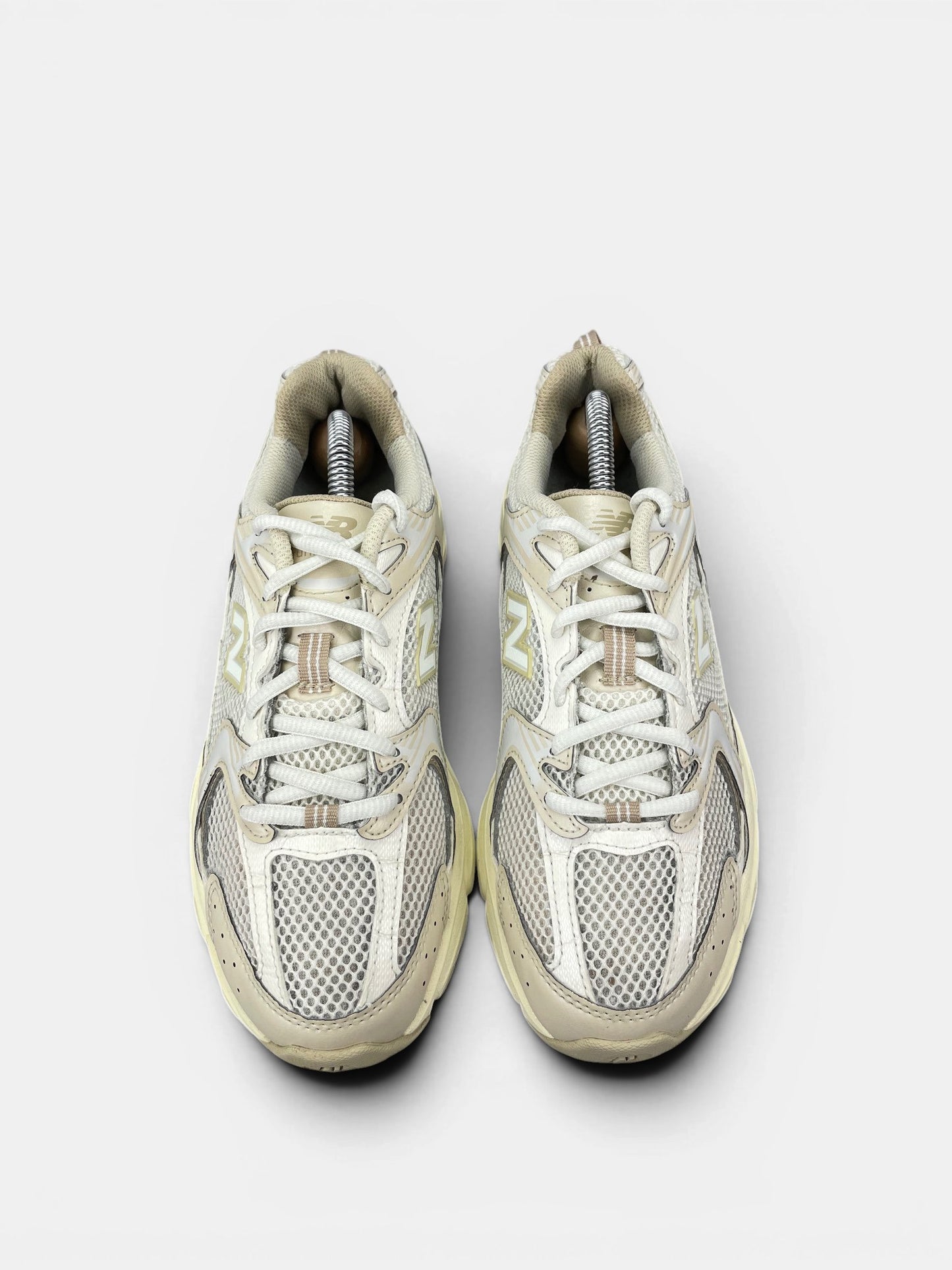 New Balance 530 Beige Angora — buty sportowe damskie w bardzo dobrym stanie rozmiar 37.5, widok z góry