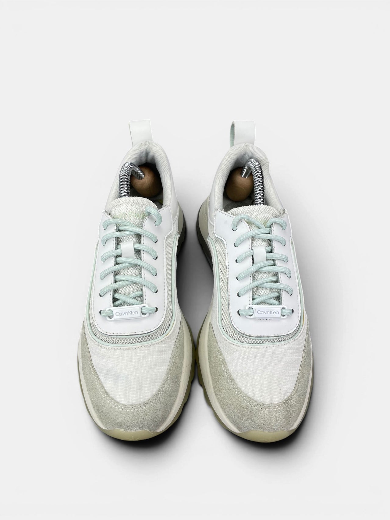 Calvin Klein Sneakers — buty sportowe damskie w bardzo dobrym stanie rozmiar 38, widok z góry