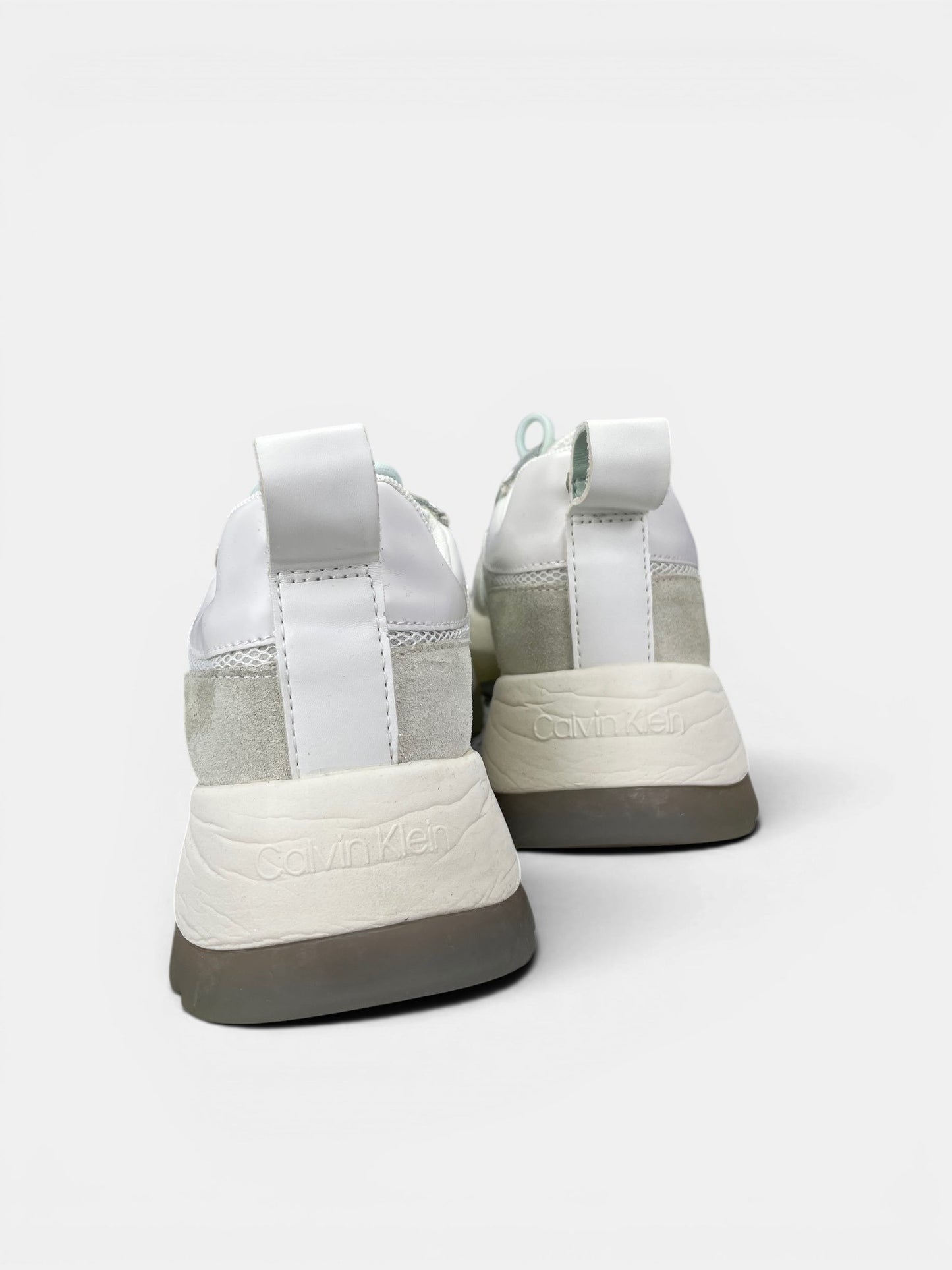 Calvin Klein Sneakers — buty sportowe damskie w bardzo dobrym stanie rozmiar 38, widok z tyłu