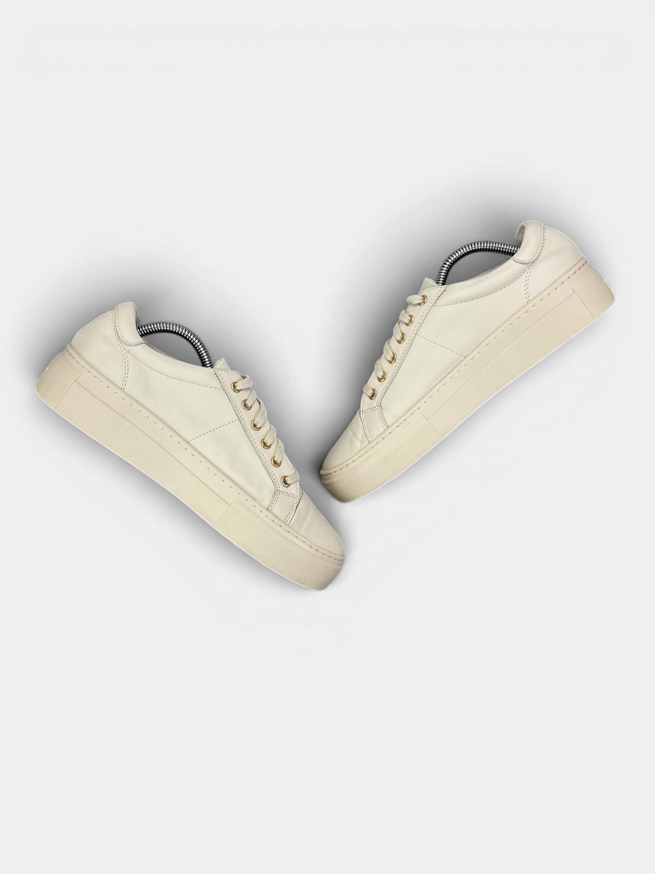 Vagabond Shoemakers Zoe Platform — buty sportowe damskie w bardzo dobrym stanie rozmiar 39, zewnętrzny panel prawego buta
