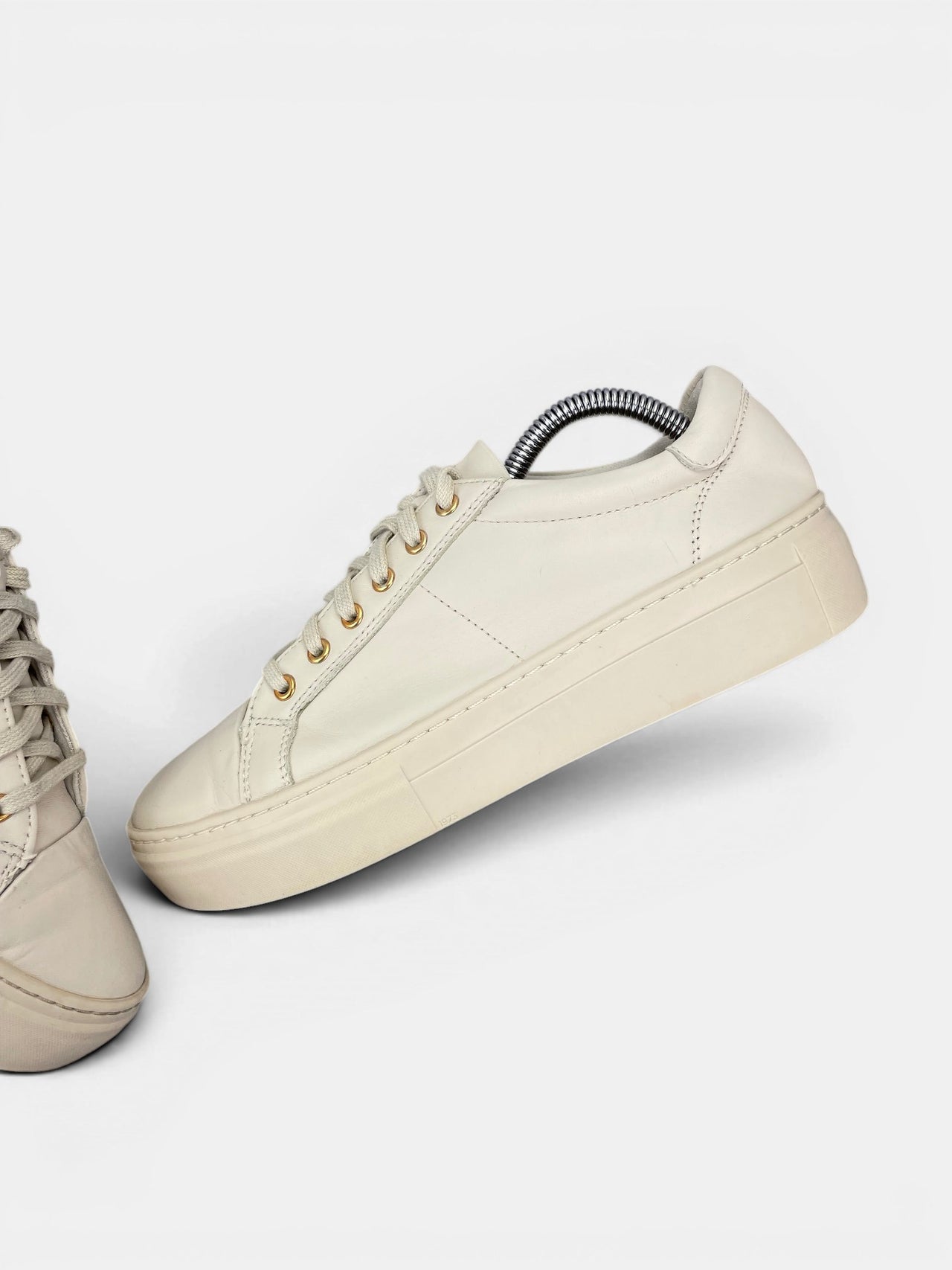 Vagabond Shoemakers Zoe Platform — buty sportowe damskie w bardzo dobrym stanie rozmiar 39, widok z góry na wewnętrzną stronę butów