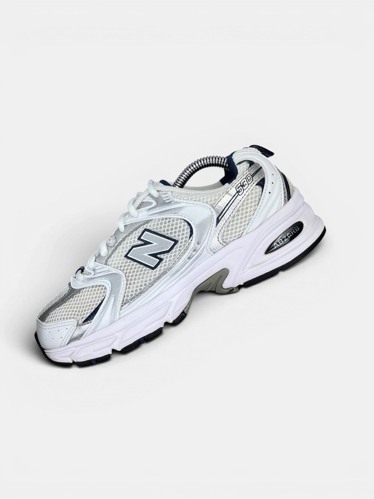 New Balance 530 — buty sportowe damskie w bardzo dobrym stanie rozmiar 38, widok z góry na wewnętrzną stronę butów