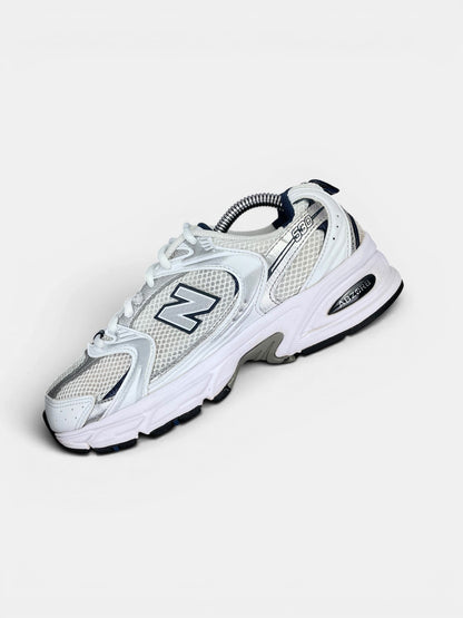 New Balance 530 — buty sportowe damskie w bardzo dobrym stanie rozmiar 38, widok z góry na wewnętrzną stronę butów