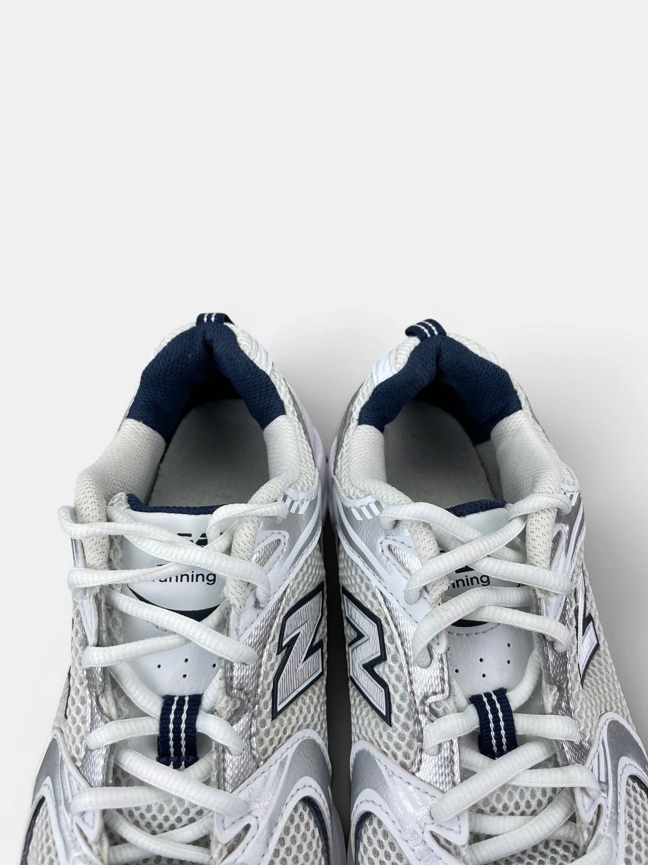 New Balance 530 — buty sportowe damskie w bardzo dobrym stanie rozmiar 38, zapiętki butów
