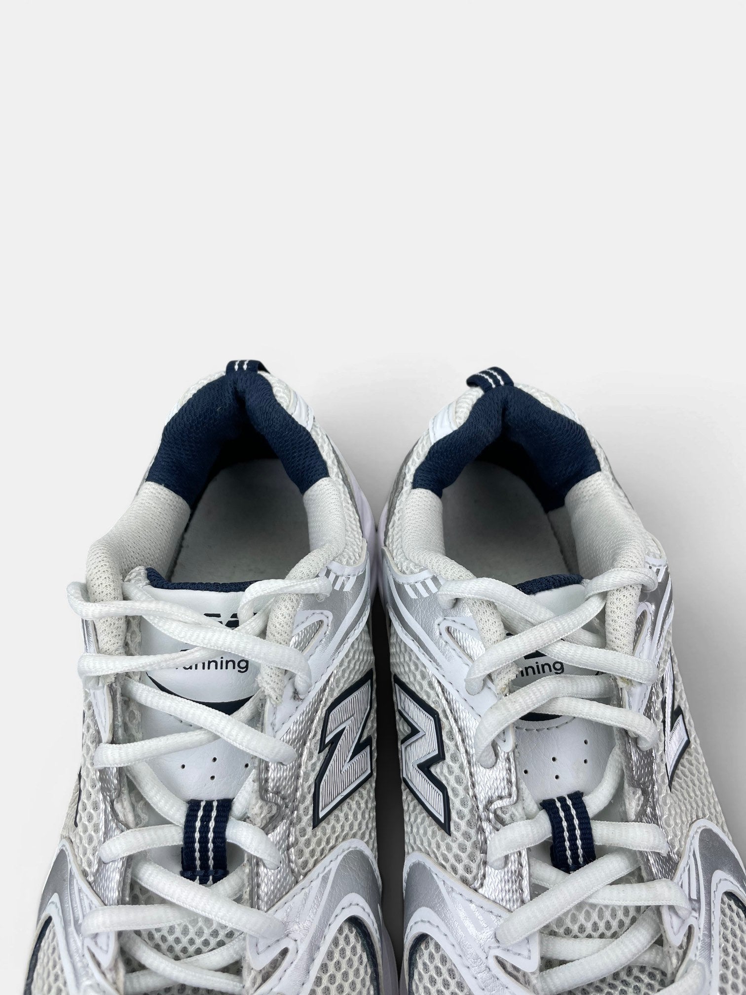New Balance 530 — buty sportowe damskie w bardzo dobrym stanie rozmiar 38, zapiętki butów
