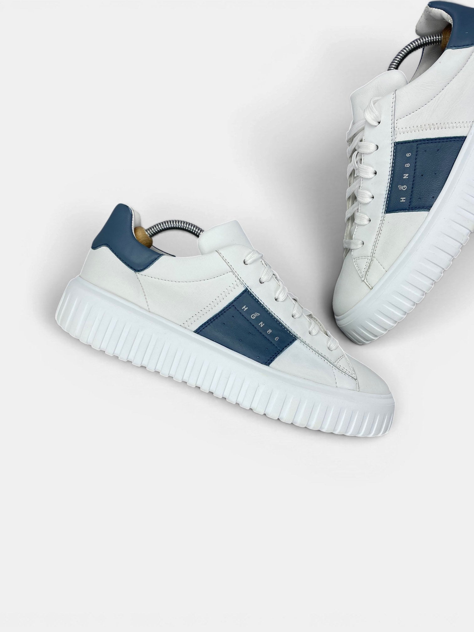 Hogan H-Stripes — buty sportowe męskie w bardzo dobrym stanie rozmiar 42, zewnętrzny panel lewego buta