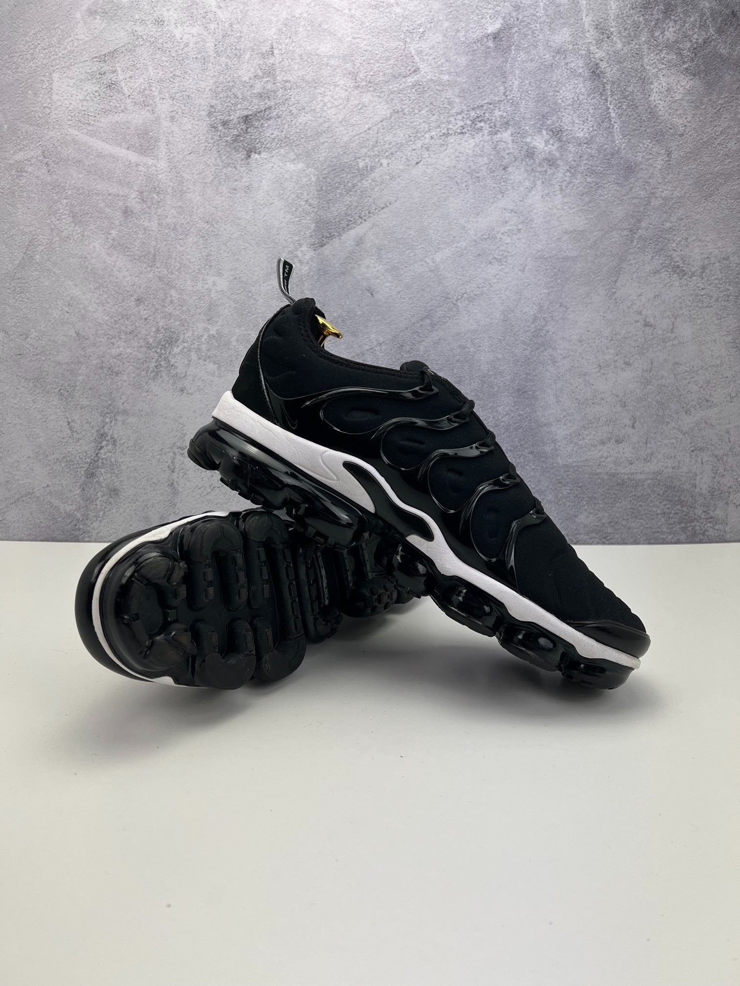Nike Air Vapormax Plus (44.5) - sneakilystore