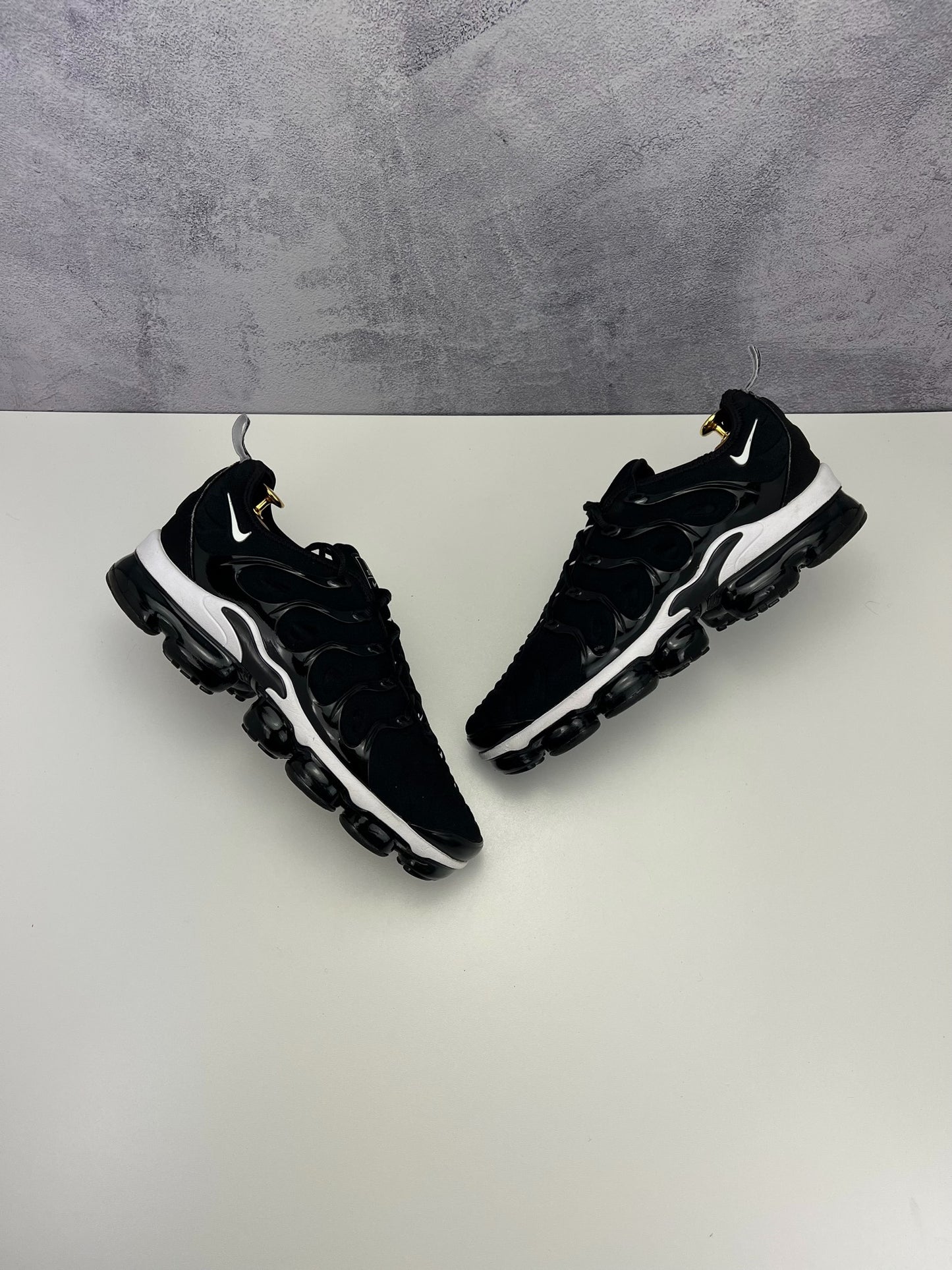 Nike Air Vapormax Plus (44.5) - sneakilystore
