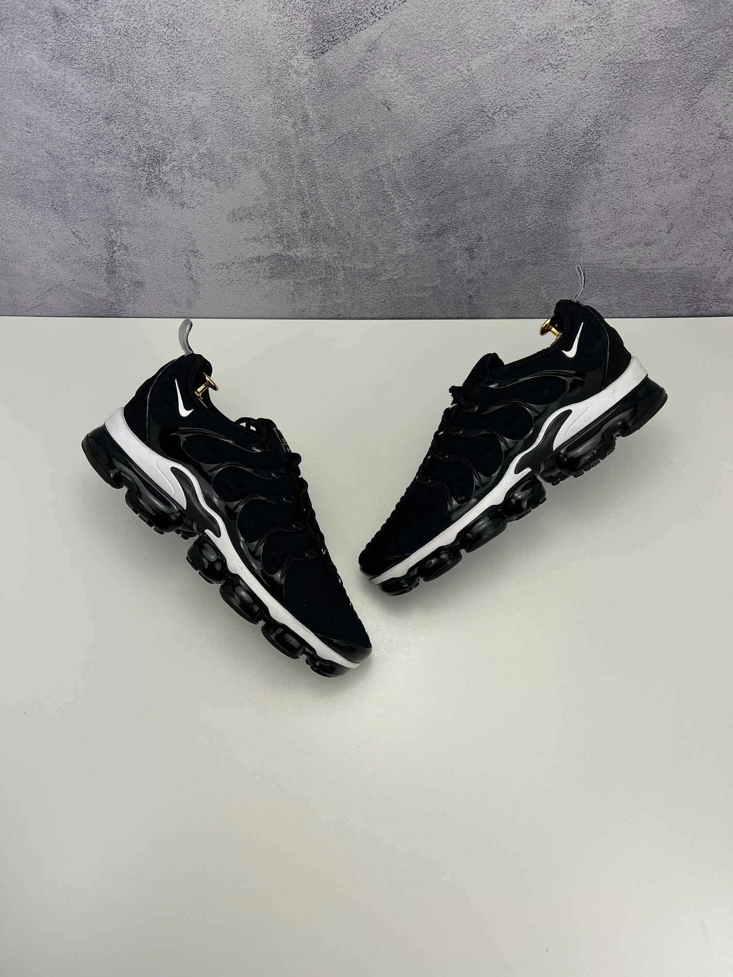 Nike Air Vapormax Plus (44.5) - sneakilystore