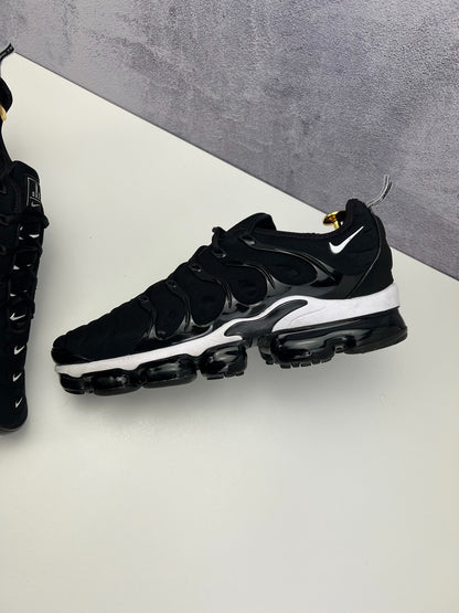 Nike Air Vapormax Plus (44.5) - sneakilystore