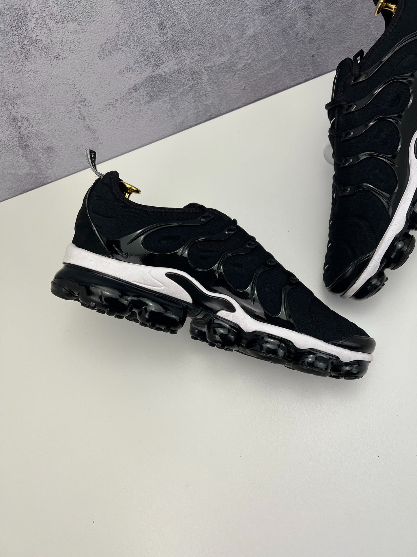 Nike Air Vapormax Plus (44.5) - sneakilystore