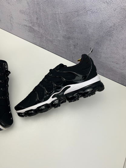 Nike Air Vapormax Plus (44.5) - sneakilystore