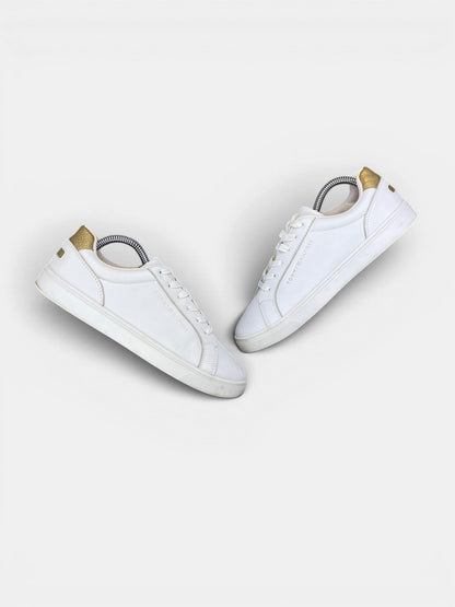 Tommy Hilfiger Essential — buty sportowe damskie w bardzo dobrym stanie rozmiar 38, widok z góry na zewnętrzną stronę butów