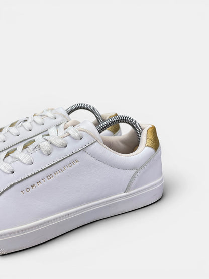 Tommy Hilfiger Essential — buty sportowe damskie w bardzo dobrym stanie rozmiar 38, opcjonalne zdjęcie 1