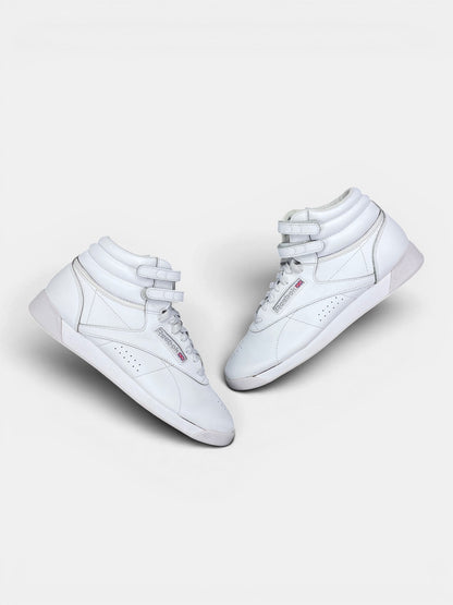 Reebok HiSneakers — buty sportowe damskie w bardzo dobrym stanie rozmiar 40.5, widok z góry na zewnętrzną stronę butów