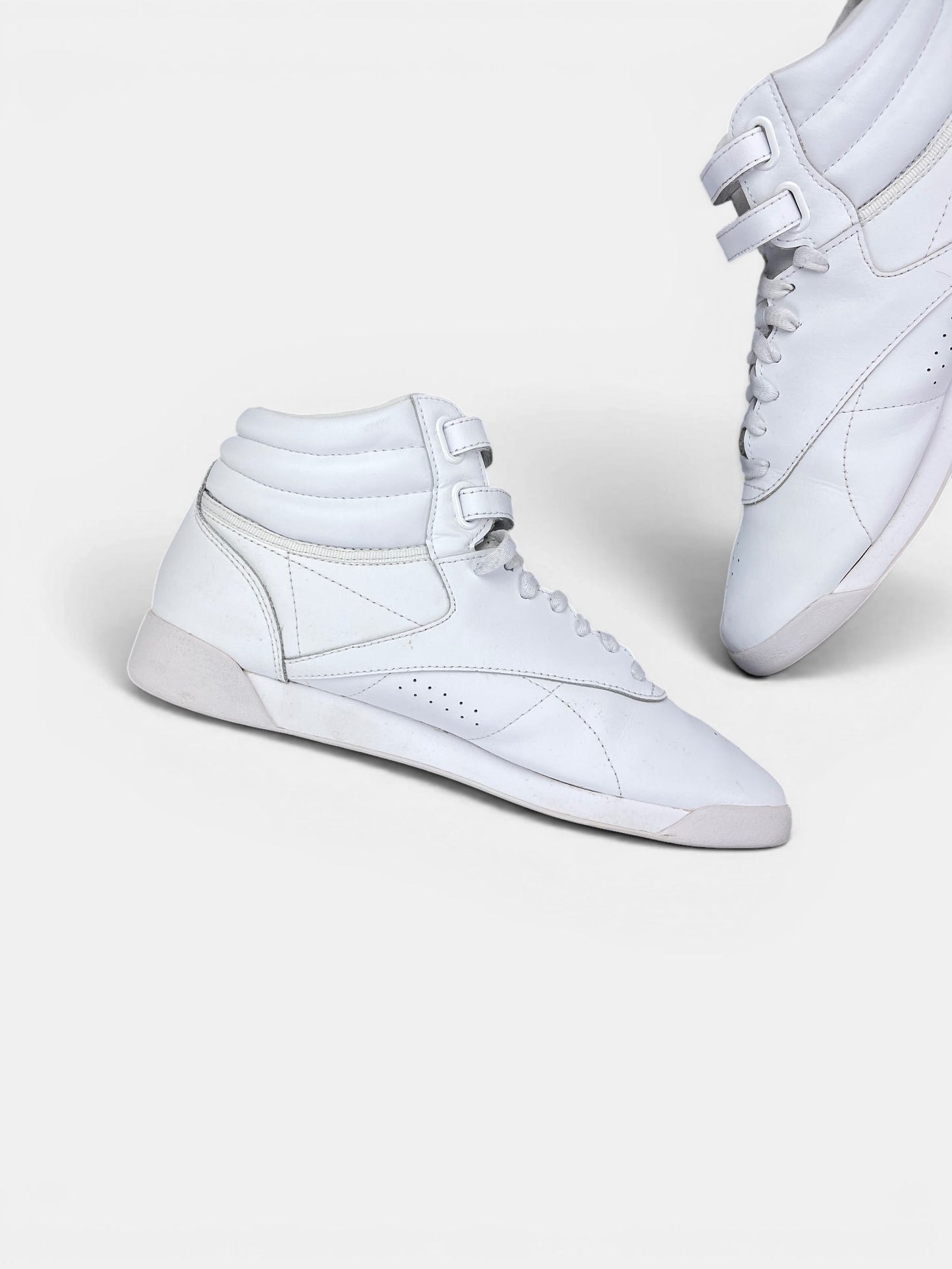 Reebok HiSneakers — buty sportowe damskie w bardzo dobrym stanie rozmiar 40.5, wewnętrzny panel lewego buta