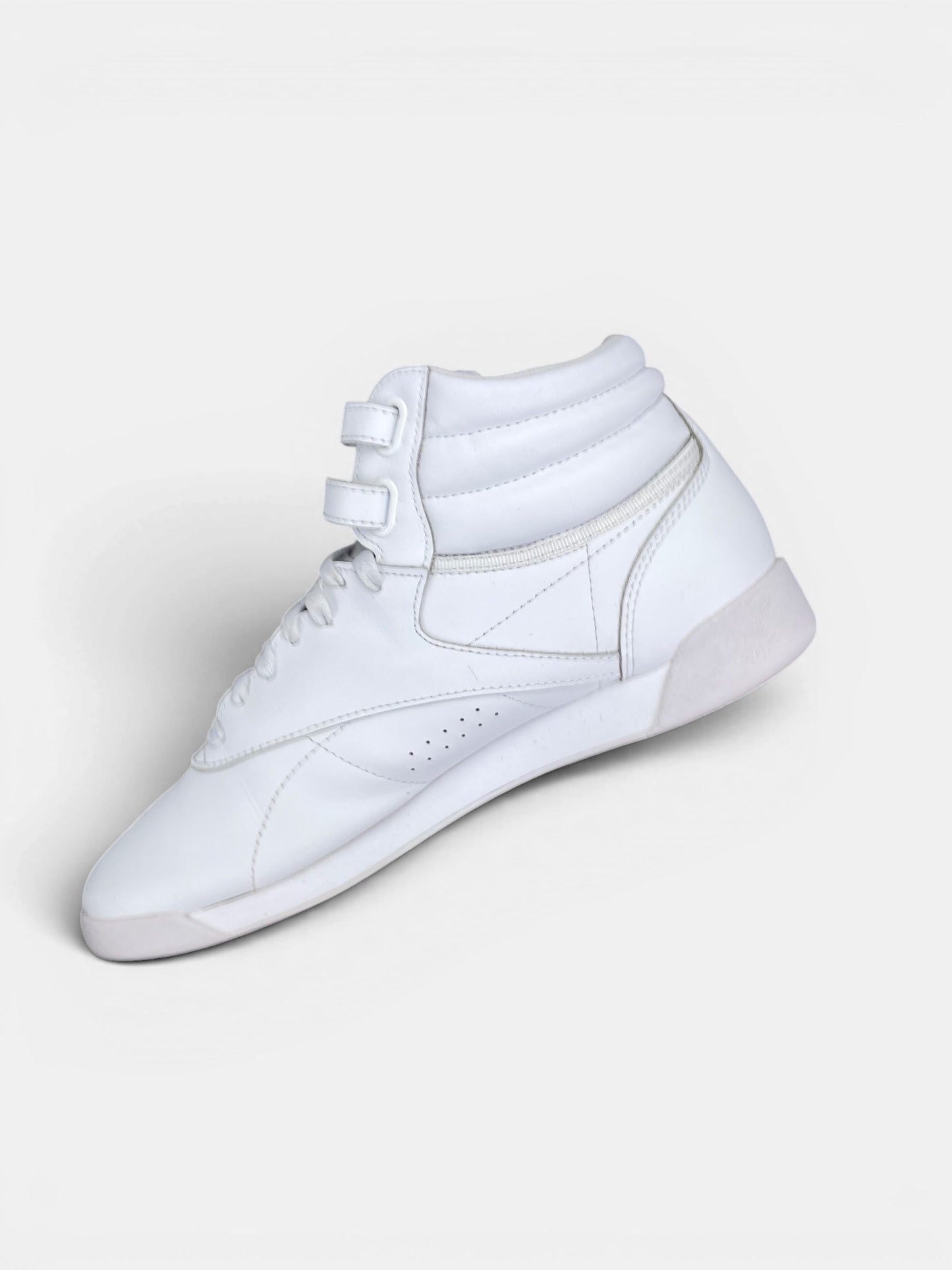Reebok HiSneakers — buty sportowe damskie w bardzo dobrym stanie rozmiar 40.5, wewnętrzny panel prawego buta