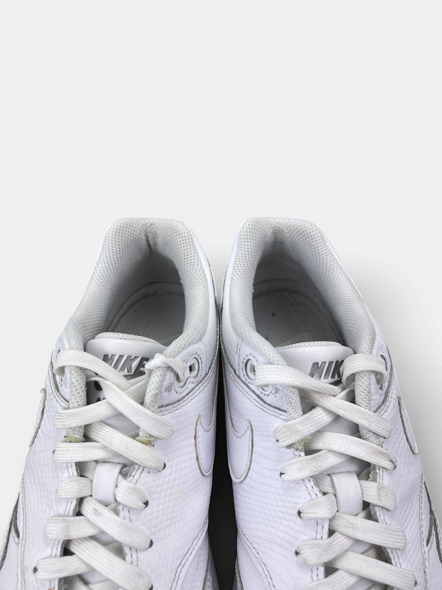 Nike Air Max 1 White Snakeskin — buty sportowe męskie w bardzo dobrym stanie rozmiar 44.5, zapiętki butów
