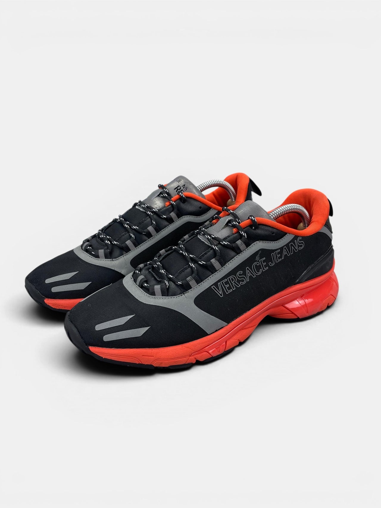 Versace Jeans Couture Sneakers — buty sportowe męskie w bardzo dobrym stanie rozmiar 43, widok z boku