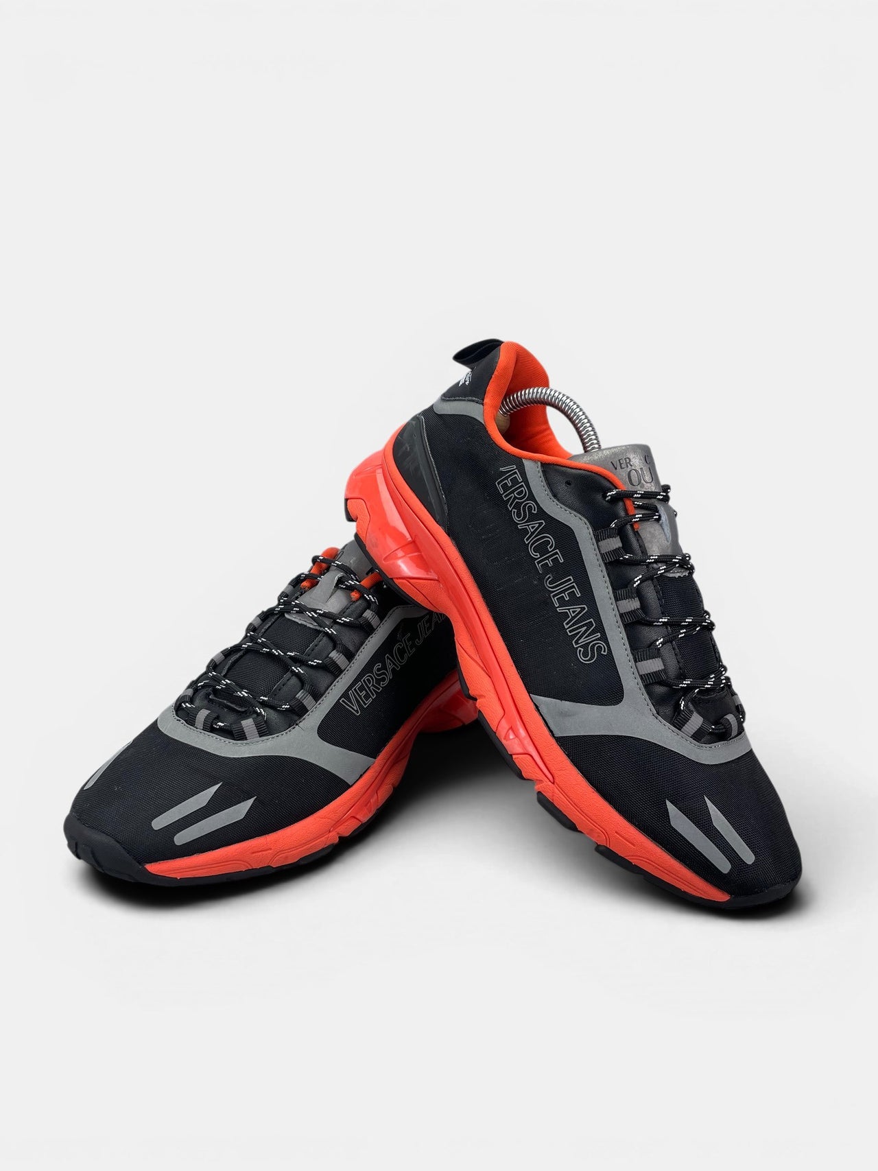 Versace Jeans Couture Sneakers — buty sportowe męskie w bardzo dobrym stanie rozmiar 43, boczny profil