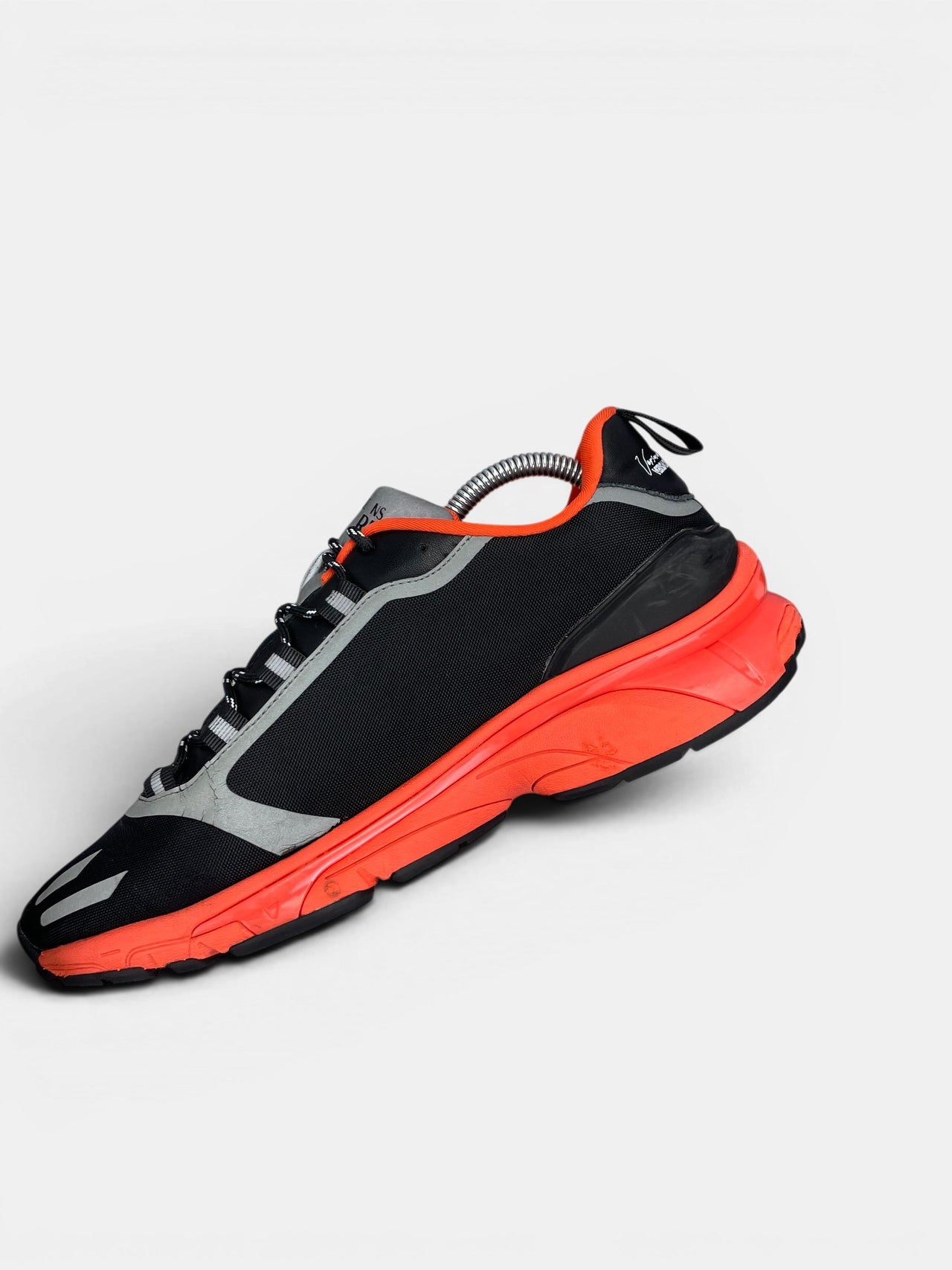 Versace Jeans Couture Sneakers — buty sportowe męskie w bardzo dobrym stanie rozmiar 43, wewnętrzny panel prawego buta