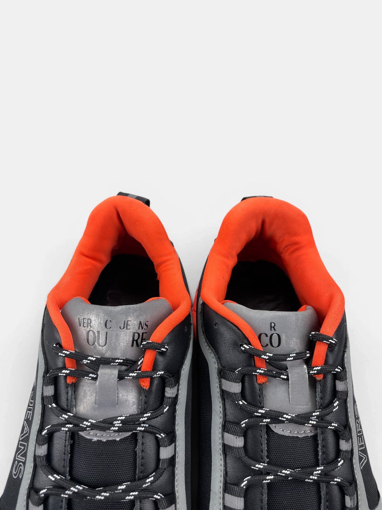 Versace Jeans Couture Sneakers — buty sportowe męskie w bardzo dobrym stanie rozmiar 43, zapiętki butów