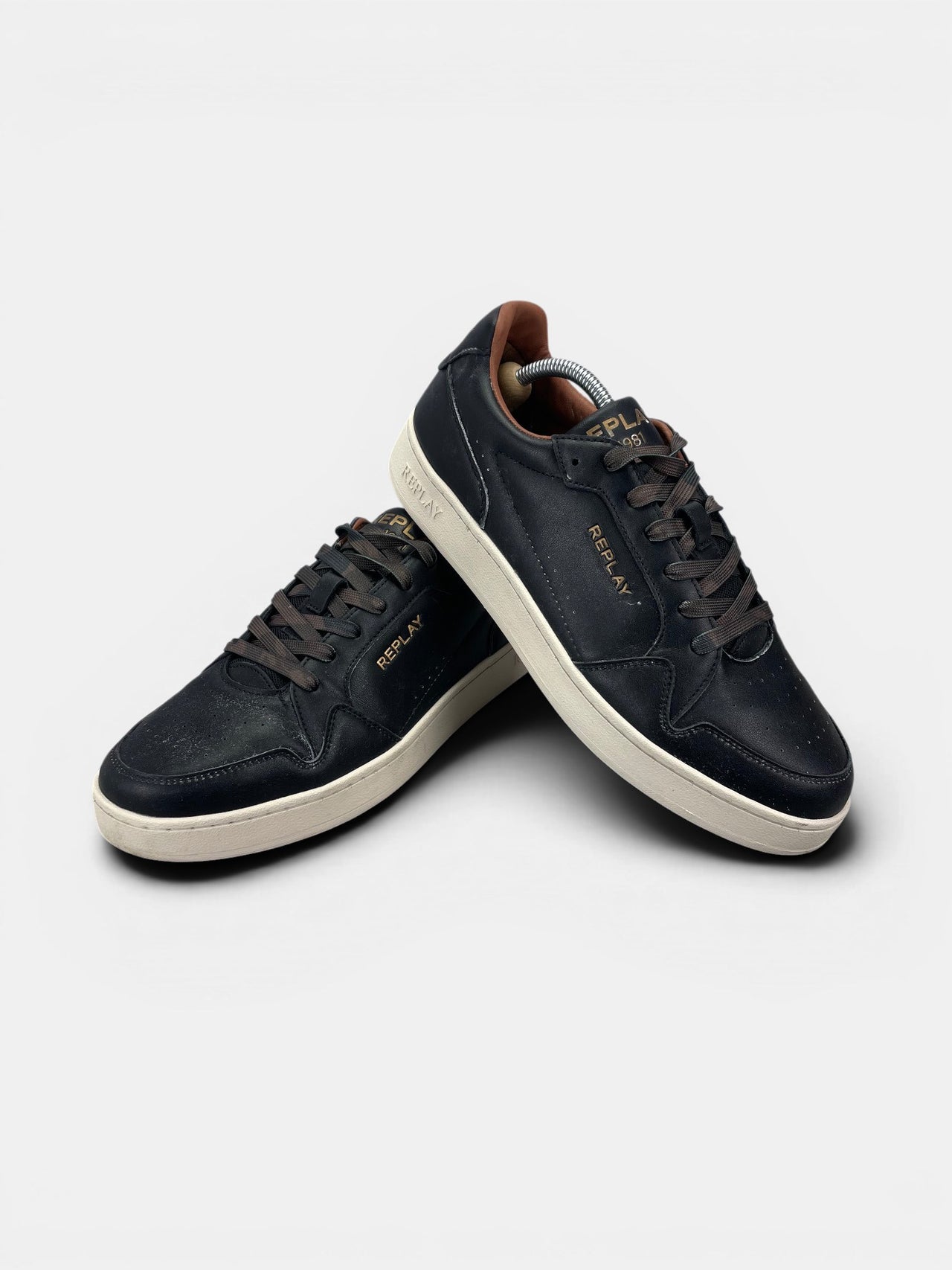 Replay Sneakers — buty sportowe męskie w bardzo dobrym stanie rozmiar 43, boczny profil