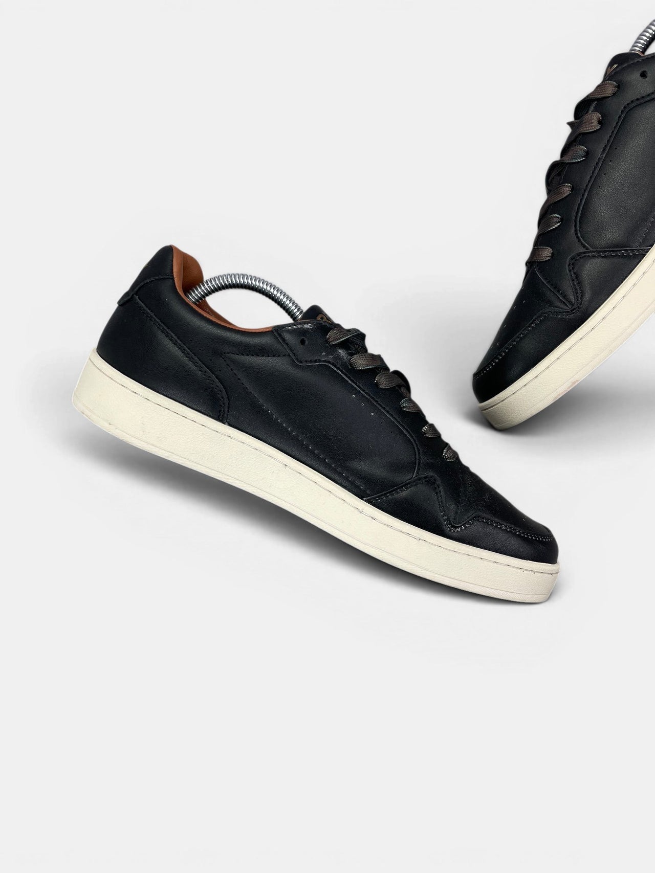 Replay Sneakers — buty sportowe męskie w bardzo dobrym stanie rozmiar 43, wewnętrzny panel lewego buta