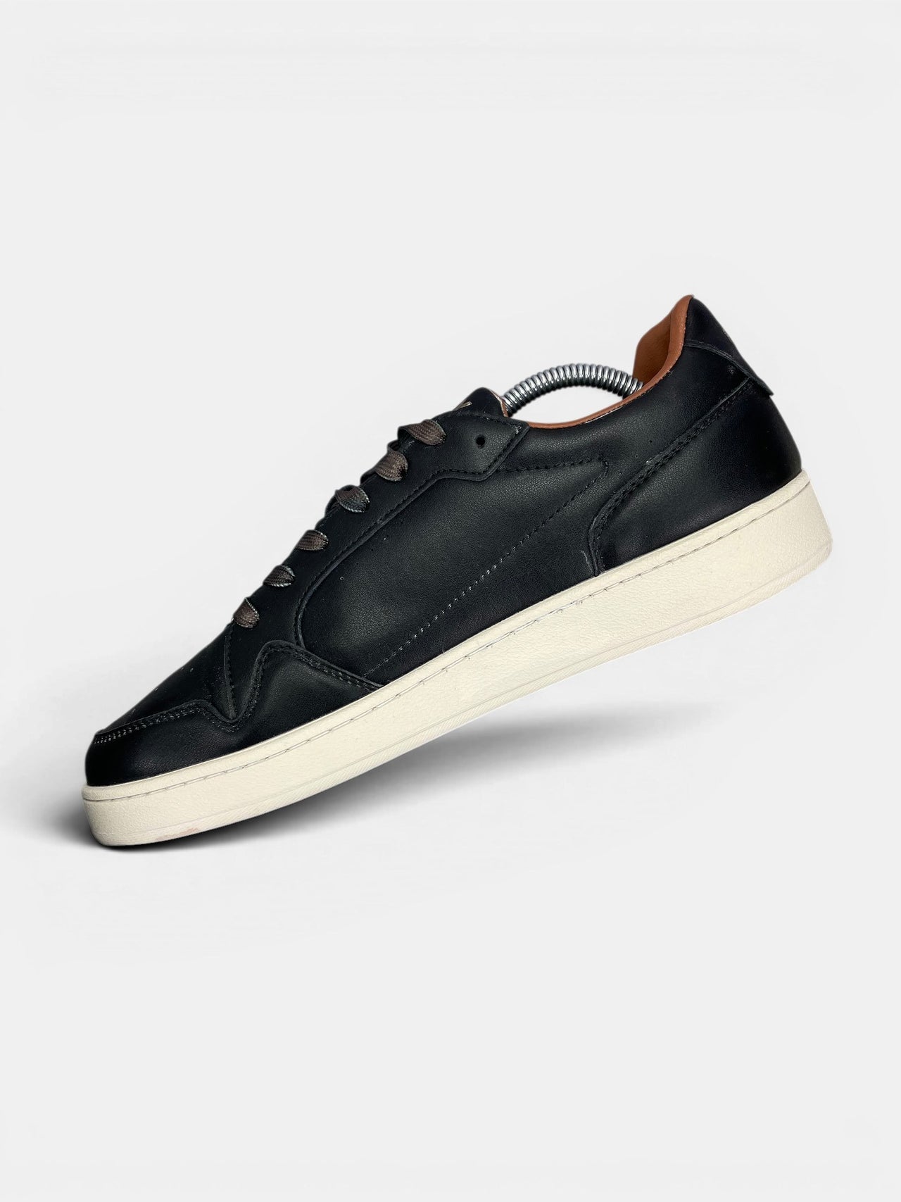 Replay Sneakers — buty sportowe męskie w bardzo dobrym stanie rozmiar 43, wewnętrzny panel prawego buta