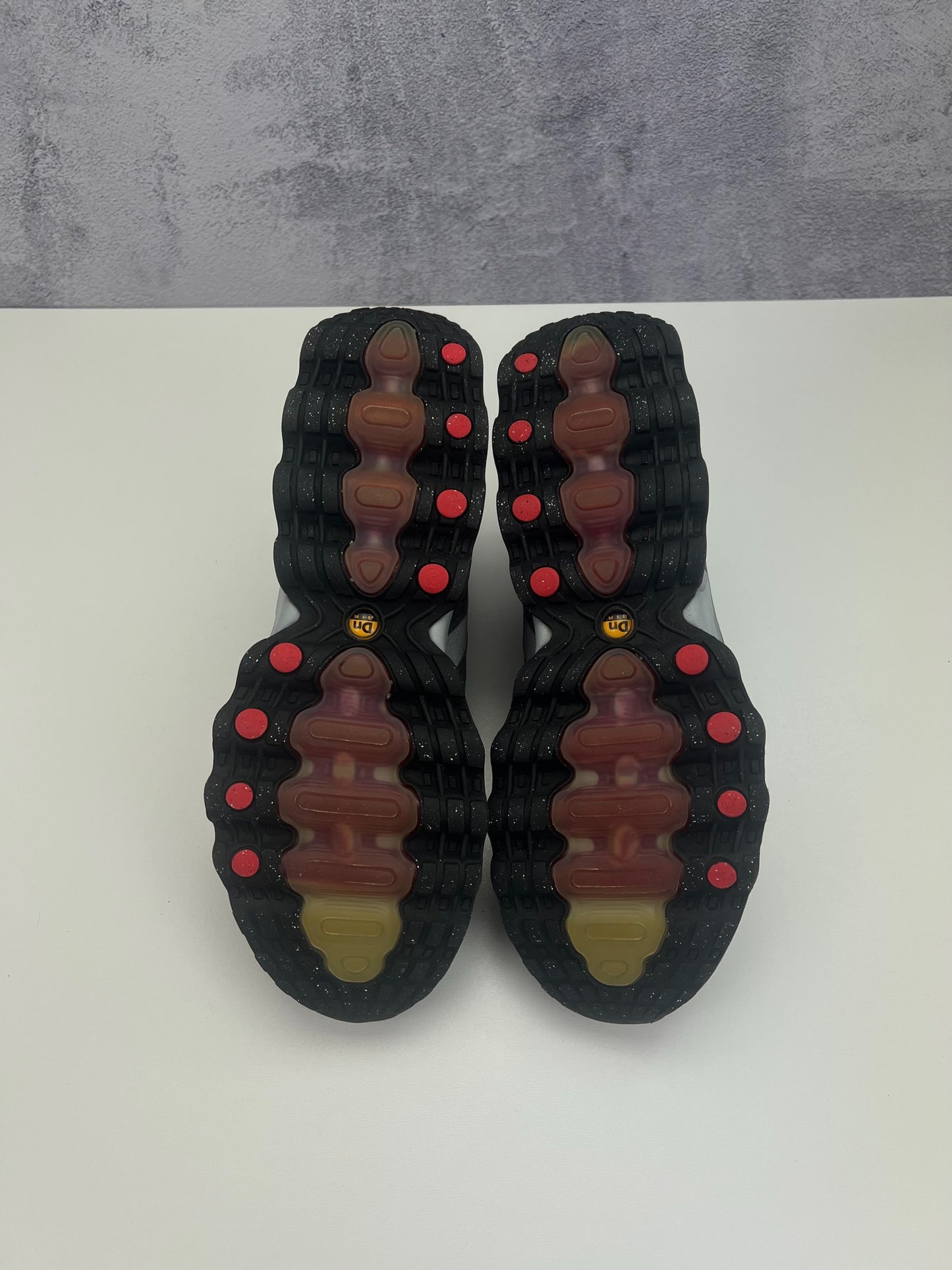 Nike Air Max Dn8 (42.5) - sneakilystore