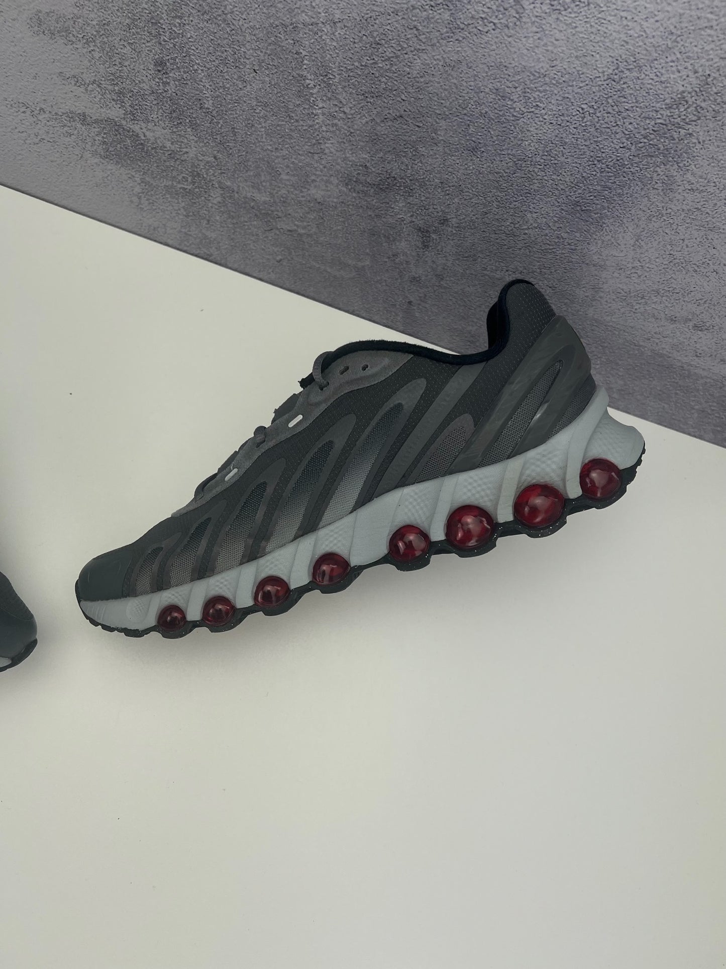 Nike Air Max Dn8 (42.5) - sneakilystore