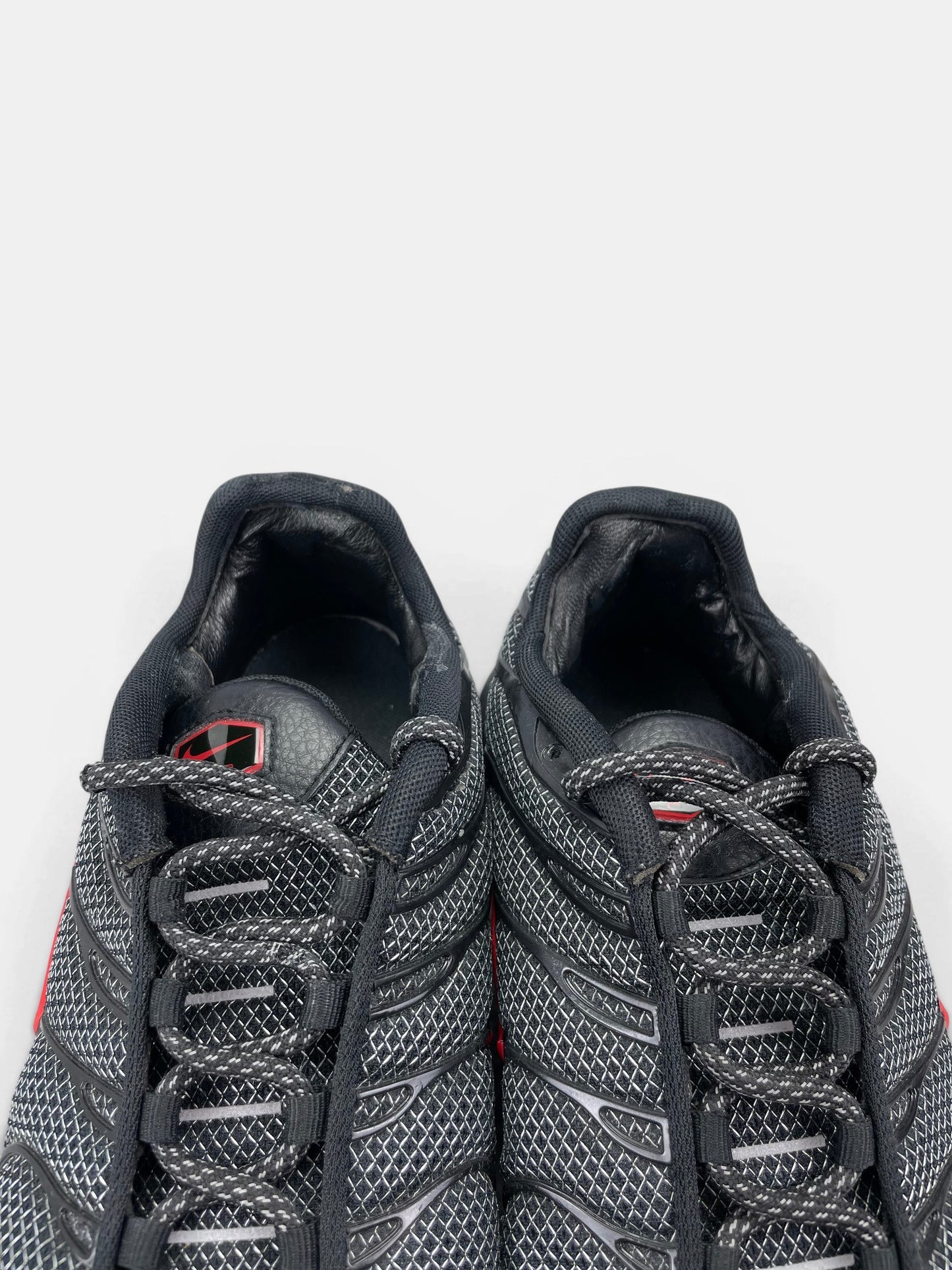 Nike Air Max Plus Metal Mesh — buty sportowe męskie w bardzo dobrym stanie rozmiar 45, zapiętki butów
