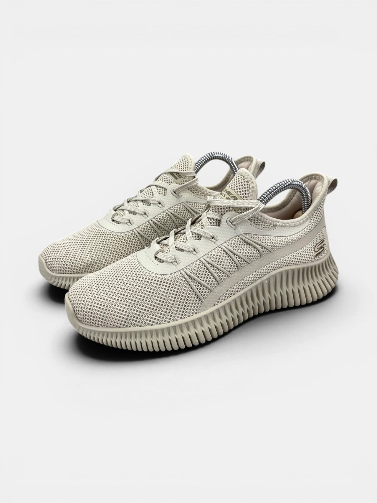Skechers Bobs — buty sportowe damskie w bardzo dobrym stanie rozmiar 36, widok z boku