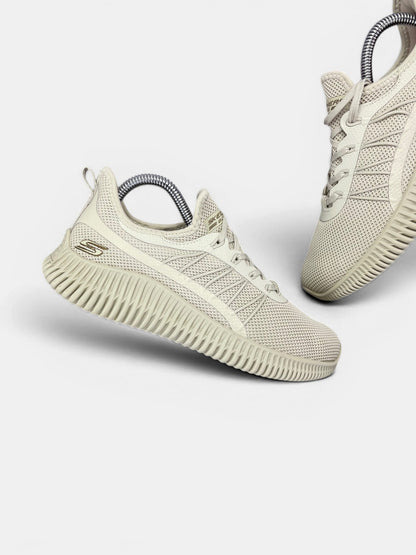 Skechers Bobs — buty sportowe damskie w bardzo dobrym stanie rozmiar 36, zewnętrzny panel lewego buta