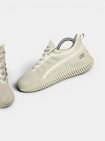 Skechers Bobs — buty sportowe damskie w bardzo dobrym stanie rozmiar 36, widok z góry na wewnętrzną stronę butów