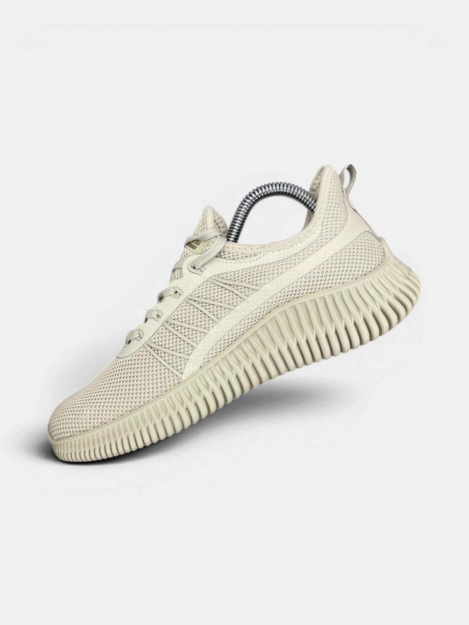 Skechers Bobs — buty sportowe damskie w bardzo dobrym stanie rozmiar 36, wewnętrzny panel prawego buta