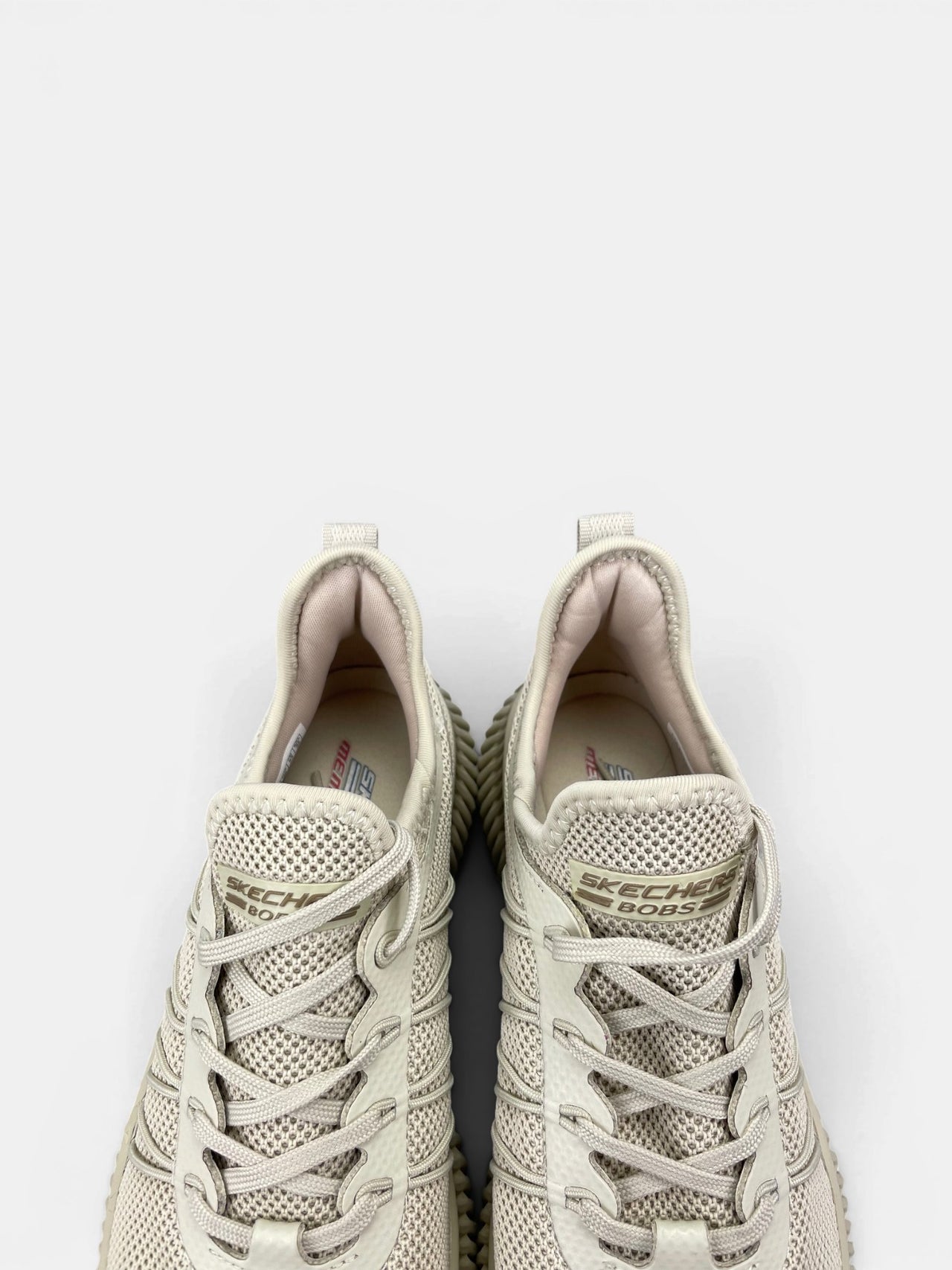Skechers Bobs — buty sportowe damskie w bardzo dobrym stanie rozmiar 36, zapiętki butów