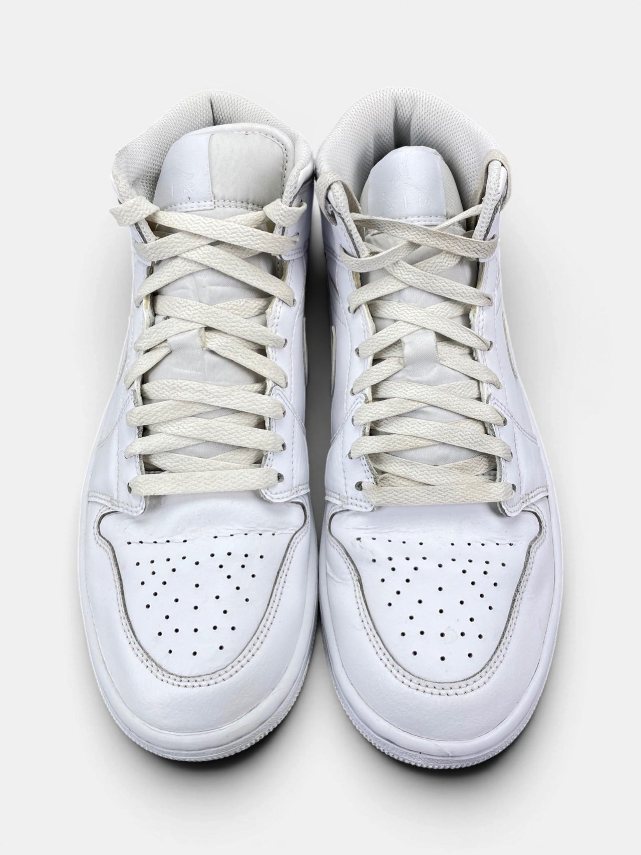 Jordan Air Jordan 1 Mid Triple White — buty sportowe męskie w bardzo dobrym stanie rozmiar 42, widok z góry