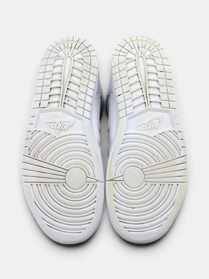 Jordan Air Jordan 1 Mid Triple White — buty sportowe męskie w bardzo dobrym stanie rozmiar 42, podeszwa