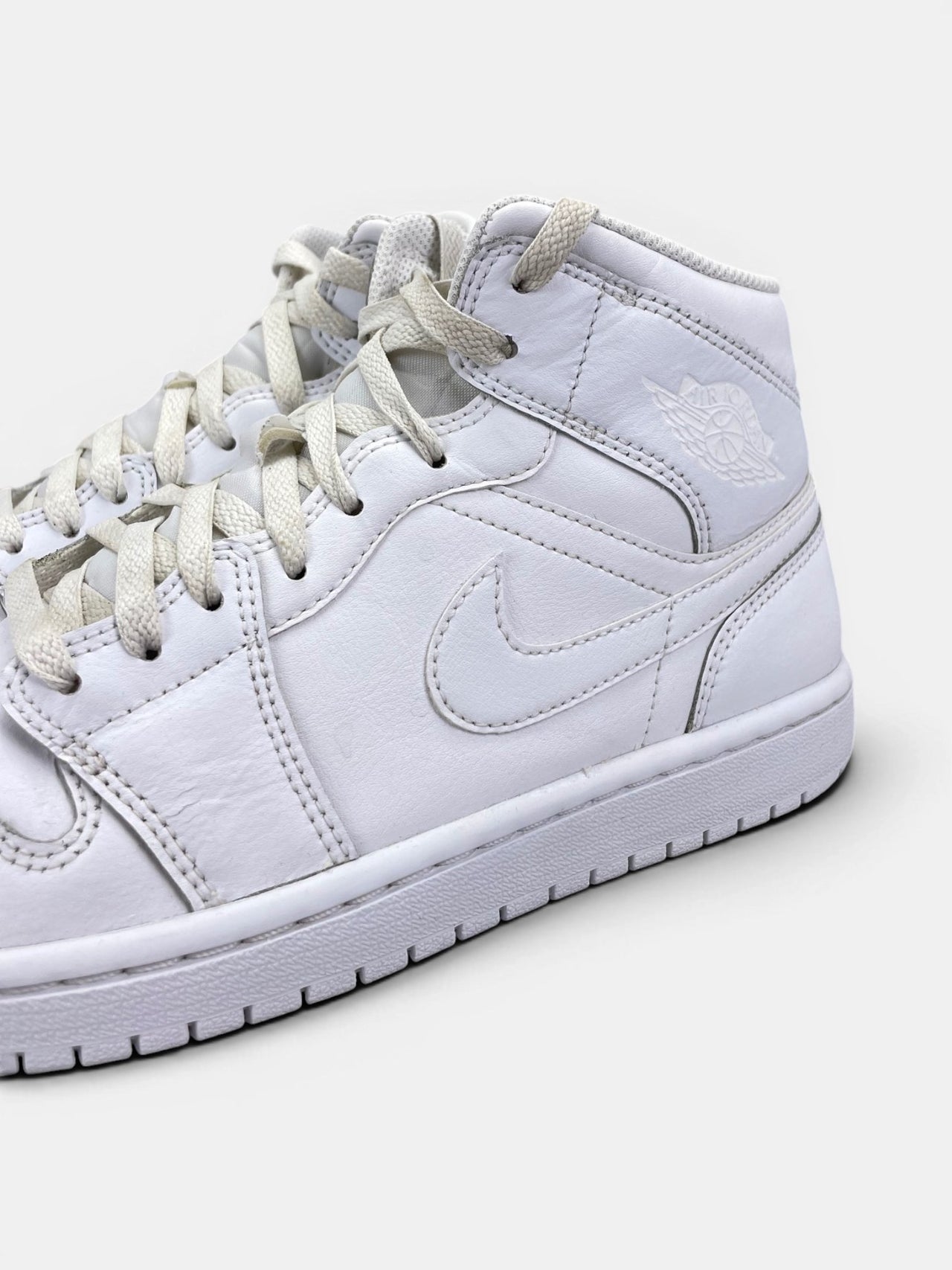 Jordan Air Jordan 1 Mid Triple White — buty sportowe męskie w bardzo dobrym stanie rozmiar 42, opcjonalne zdjęcie 1