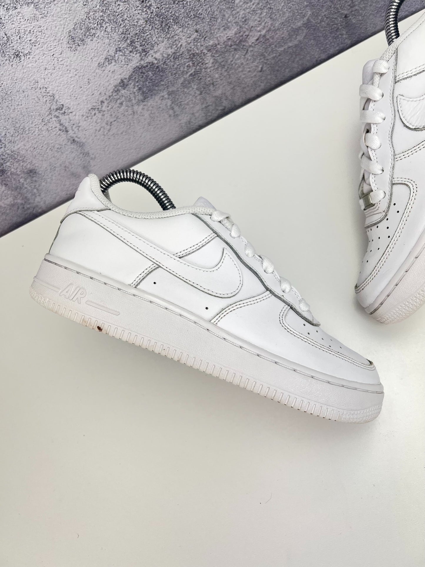 Nike Air Force 1 Low (37.5) - sneakilystore