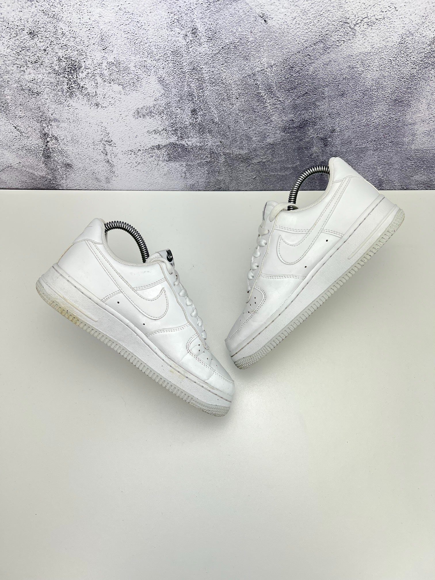 Nike Air Force 1 '07 Next Nature — buty sportowe damskie w bardzo dobrym stanie rozmiar 36, zewnętrzny panel prawego buta