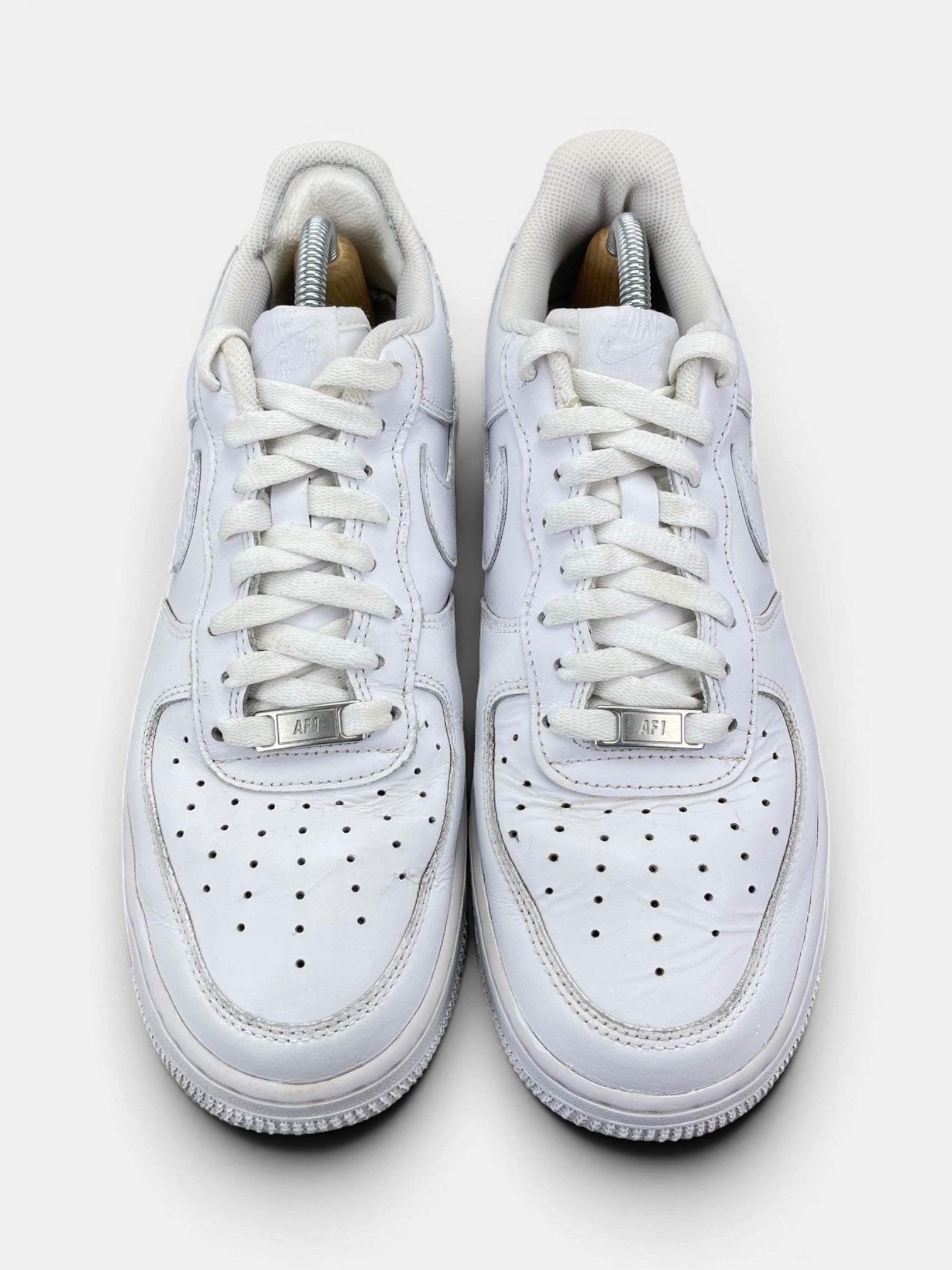 Nike Air Force 1 Low Triple White — buty sportowe męskie w bardzo dobrym stanie rozmiar 42.5, widok z góry