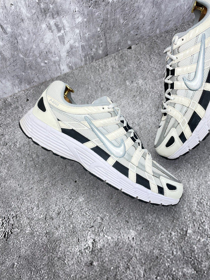 Nike P-6000 Sail Wolf Grey — buty sportowe męskie w bardzo dobrym stanie rozmiar 45.5, zewnętrzny panel prawego buta