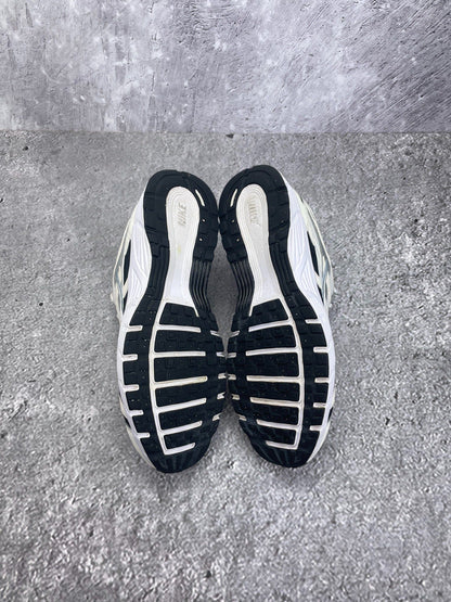 Nike P-6000 Sail Wolf Grey — buty sportowe męskie w bardzo dobrym stanie rozmiar 45.5, zapiętki butów