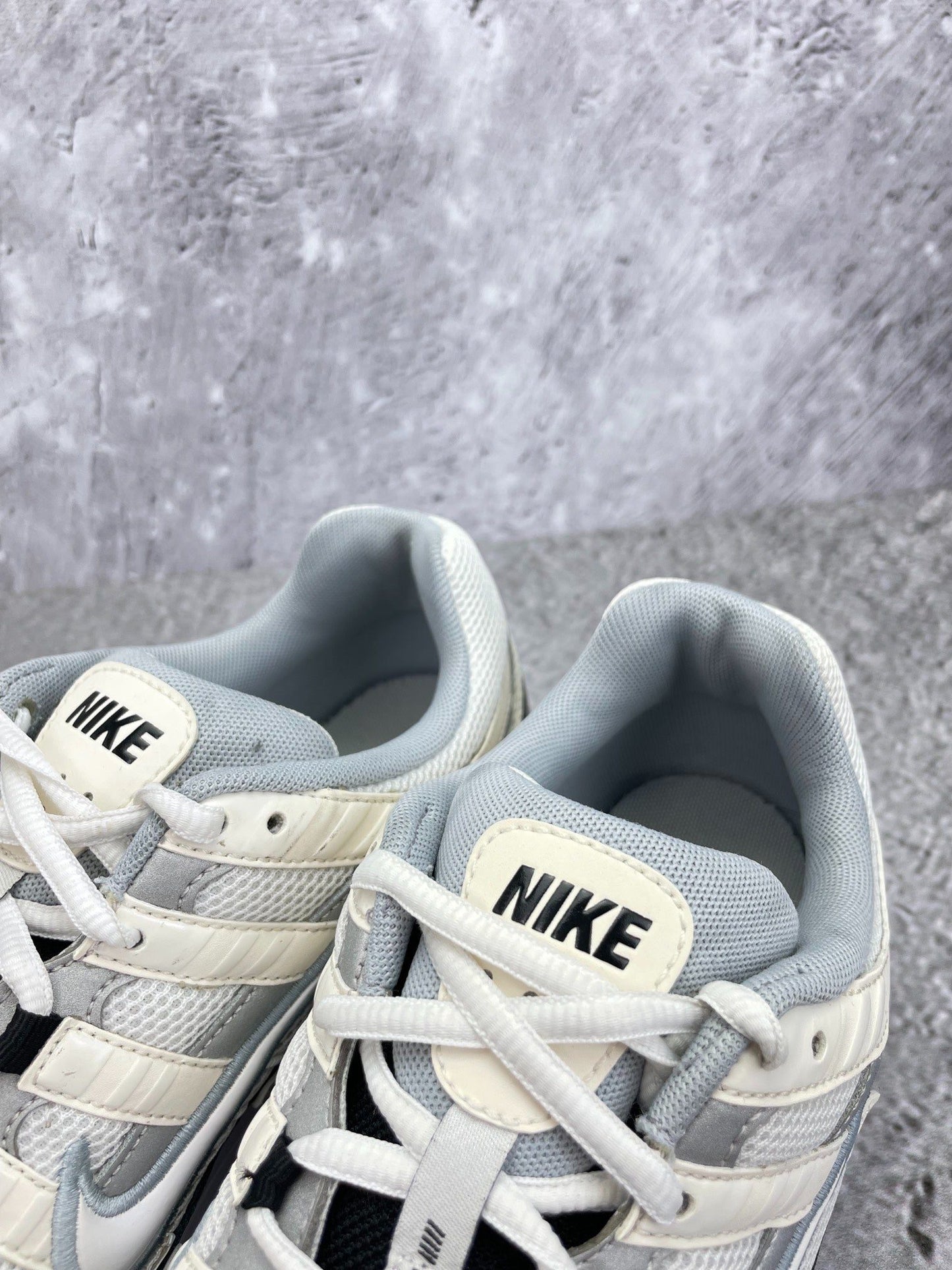 Nike P-6000 Sail Wolf Grey — buty sportowe męskie w bardzo dobrym stanie rozmiar 45.5, opcjonalne zdjęcie 1
