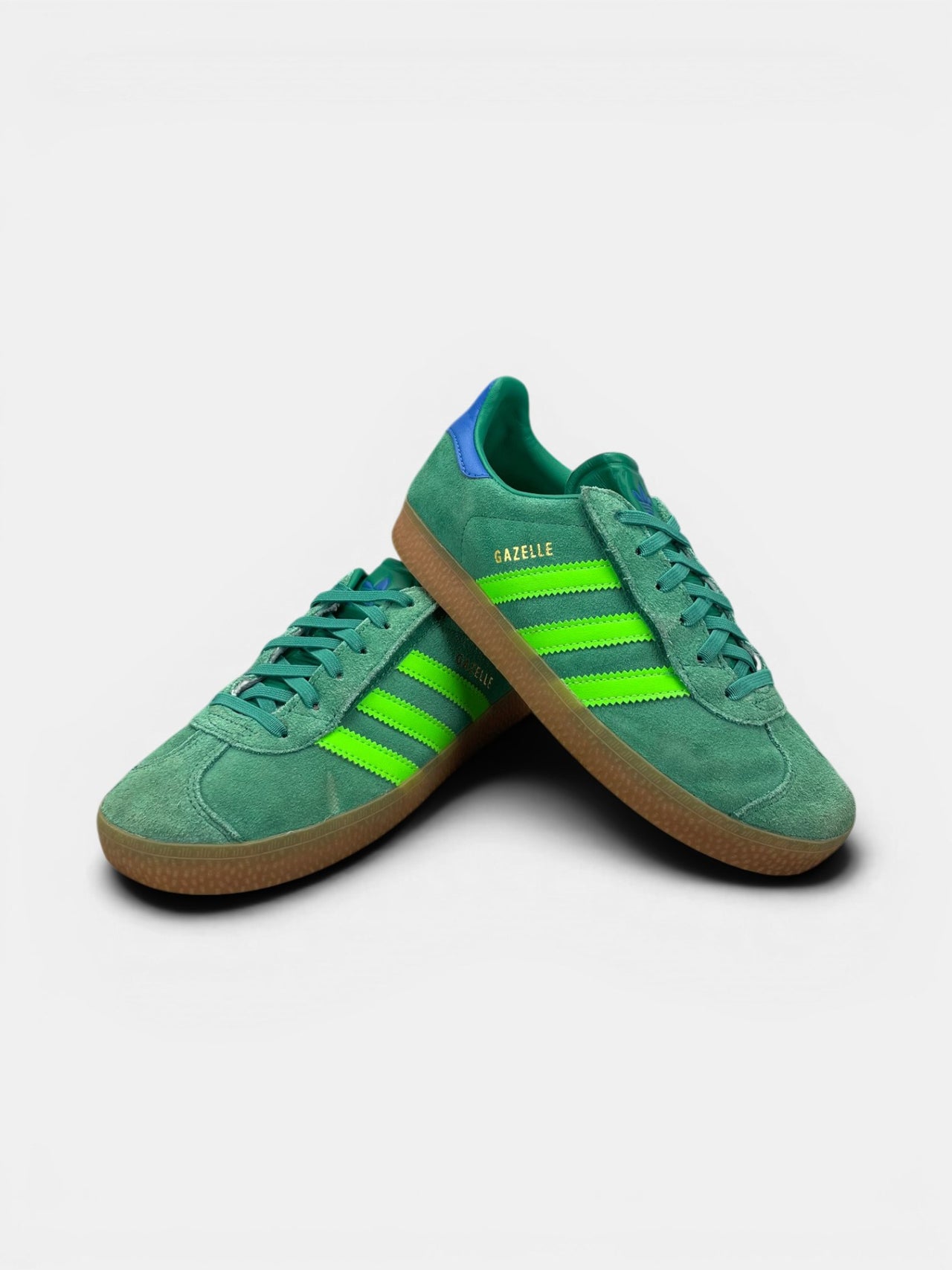 Adidas Gazelle — buty sportowe dziecięce w bardzo dobrym stanie rozmiar 35, boczny profil